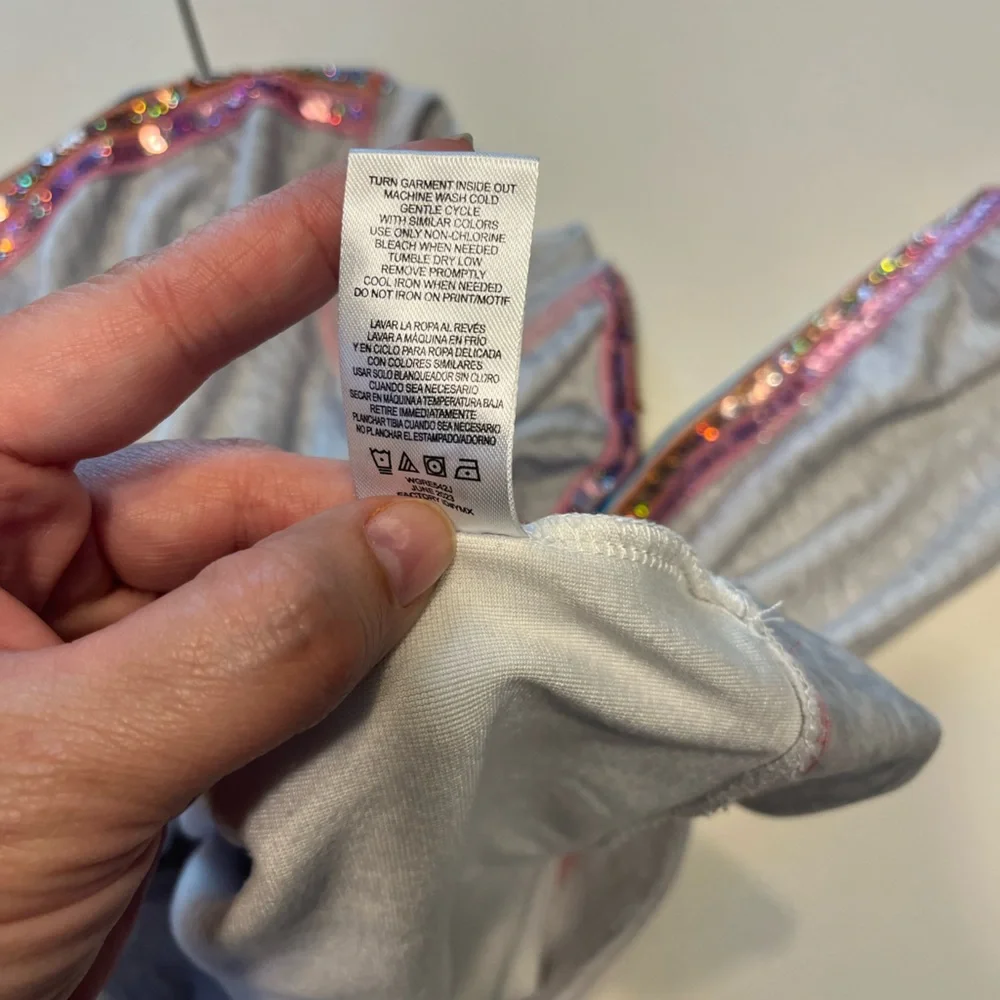 Betsey Johnson girls super soft size 7 gray rainbow sequin sweatshirt